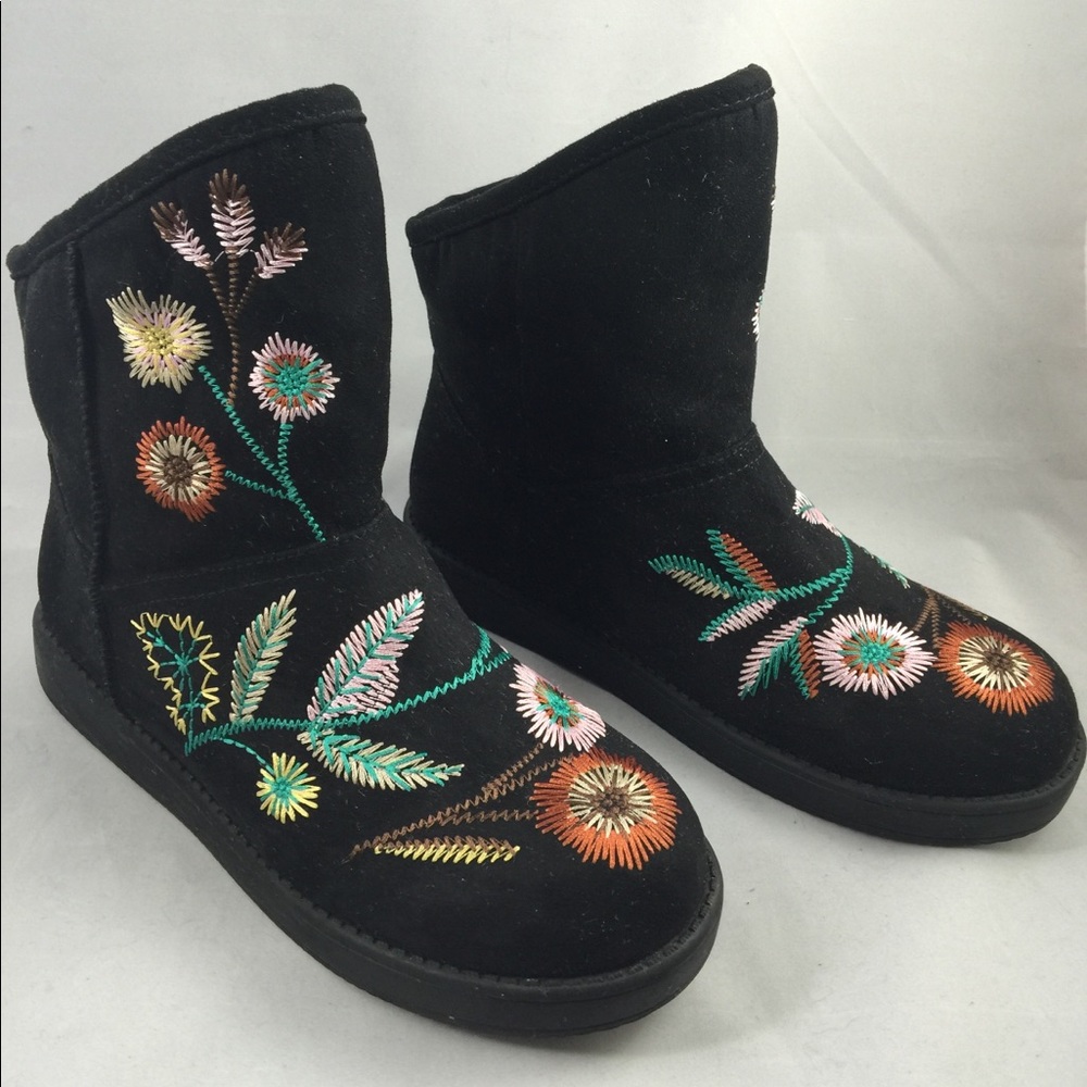 Indigo Black Suede Boots with Multicolor Floral Embroidery